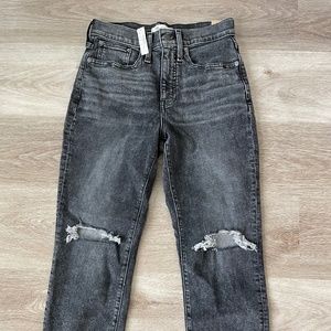 Madewell The Petite Momjean in Pennhurst Wash: Ripped Edition